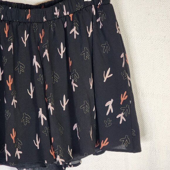 Le Lis Black with Tonal Brown Cactus Fully Lined Poly Span Shorts Macy's Size L - Picture 4 of 16